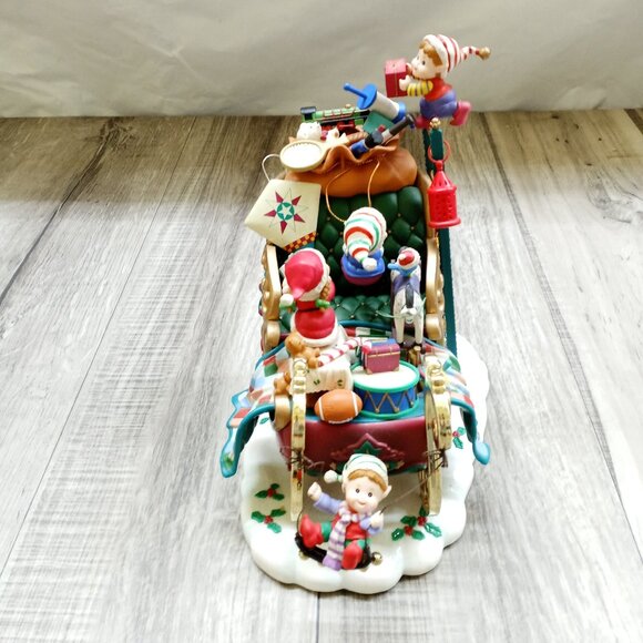 Enesco "Gettin' Ready to Go Ho Ho Ho" Musical Sleigh - Picture 2 of 11